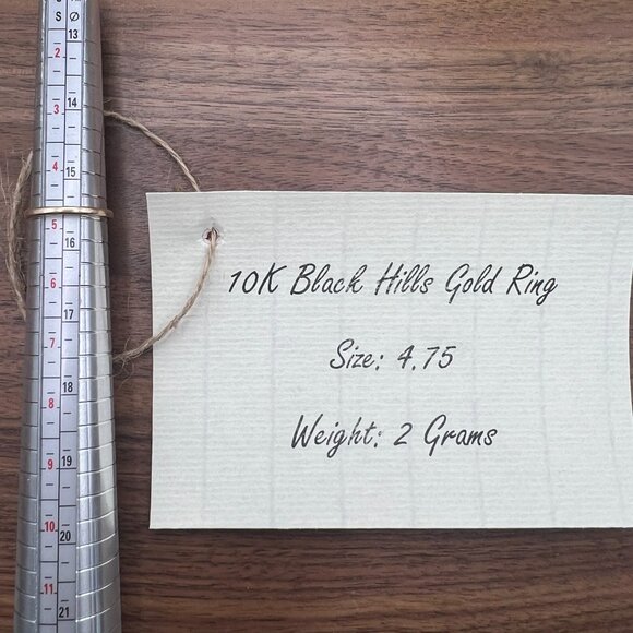 10k Black Hills Gold Ring, Size 4.75, Intricate Floral Design - Picture 6 of 7